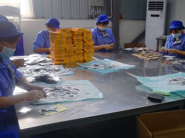 膏藥加工廠制作黑膏藥加工生產(chǎn)貼牌需要什么手續(xù)？