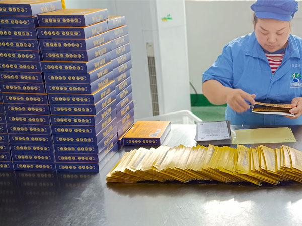 為什么選擇黑膏藥oem，膏藥oem貼牌發(fā)展前景越來越好是什么原因？